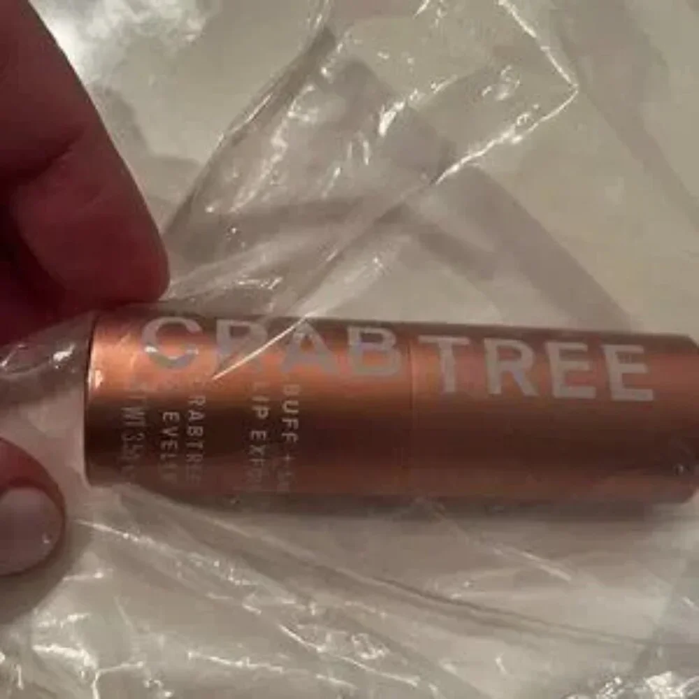 Lip Gloss and Exfoliator -‎ Buffs and Smooths - Crabtree & Evelyn - NEW (w/a/x)